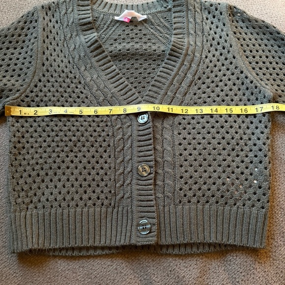 Juniors 2 pack Sweaters Cream and Green No Boundaries size 7-9 - Picture 11 of 12